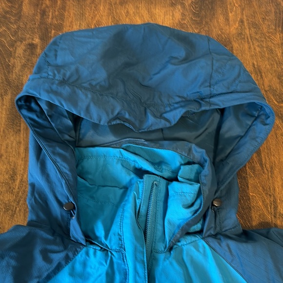 The North Face wind breaker. - Picture 3 of 9